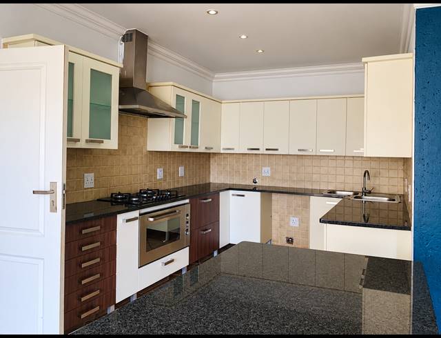 3 BEDROOM TOWNHOUSE FOR SALE IN VANDERBIJLPARK SE 2
